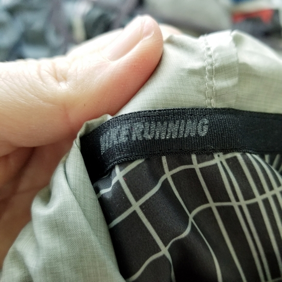 Nike running gray windbreaker medium - Picture 5 of 7